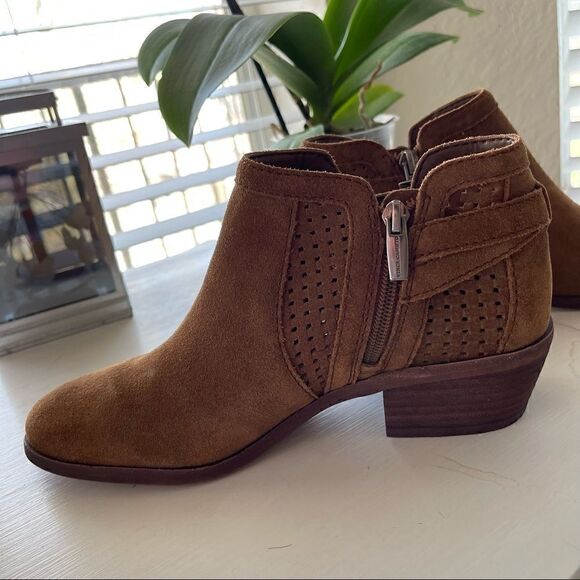 COPY - Vince Camuto Brown Suede Buckle Block Heel Boots/Booties womens 8 - Picture 4 of 9